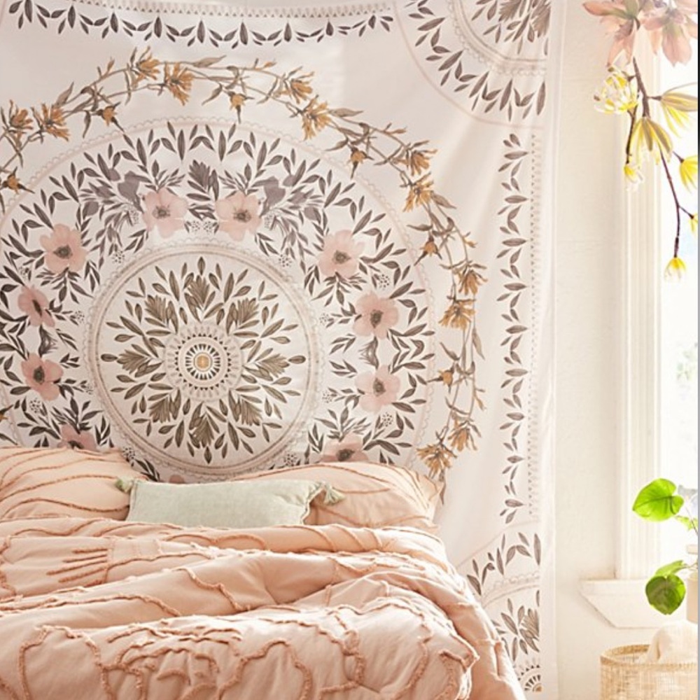 Urban Outfitters Home Sketched Floral Medal Mauve Tapestry
